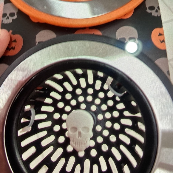 New Halloween Sink Strainers - 2 pack/ Pumpkin and Skull - Picture 4 of 5